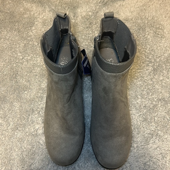 NEW Croft & Barrow Ortholite Suede Gray Ankle Boots Women’s, Size 8M - Picture 16 of 16